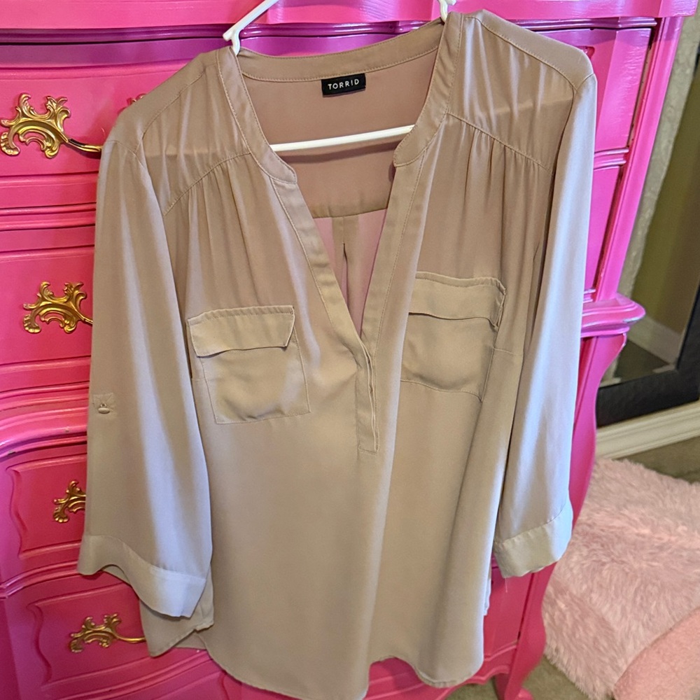 Torrid tan khaki beige Blouse for Women Harper shirt size 1